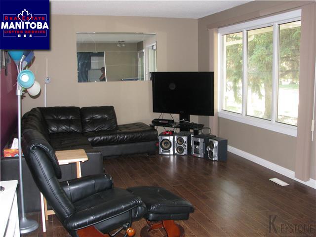 Property 246 Lucinda St S img1