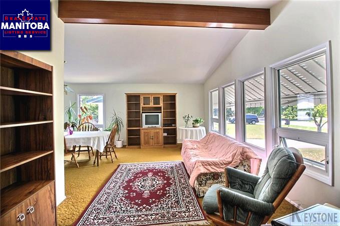 Property 54 Uplands Cr img1