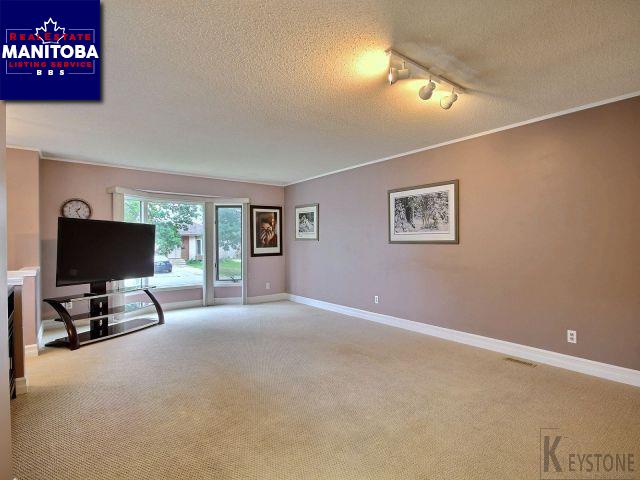 Property 109 Harlesden Dr img1