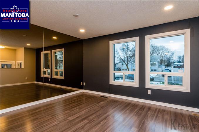 Property 27 Amelia Cr img1