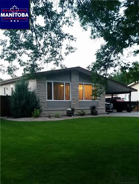 46 Leslie Dr, Morden