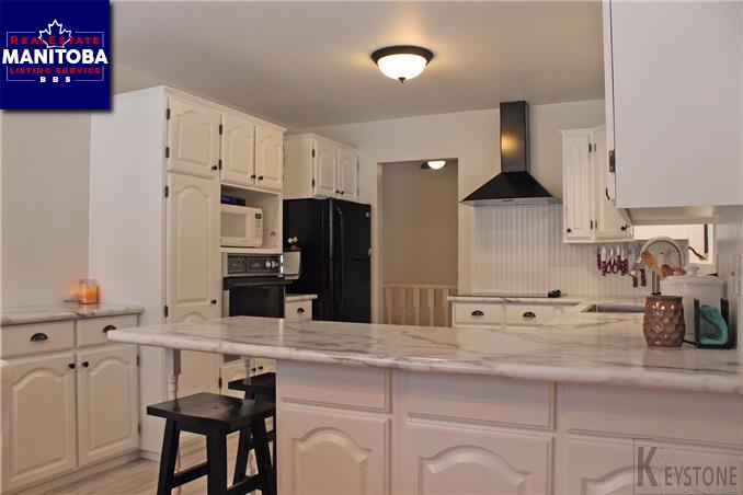 Property 46 Leslie Dr img1