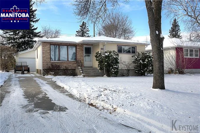 90 De Bourmont Bay, Winnipeg
