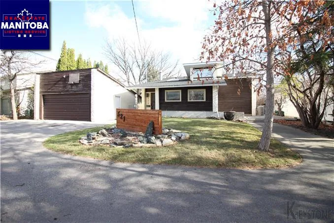 521 Charleswood Rd, Winnipeg