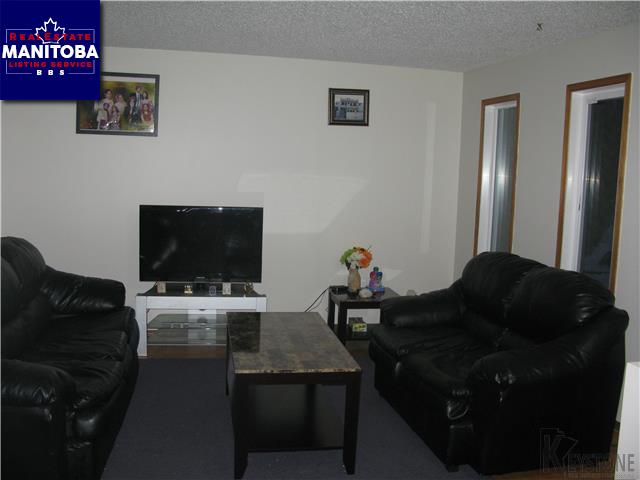 Property 19 Hobbs Cr img1