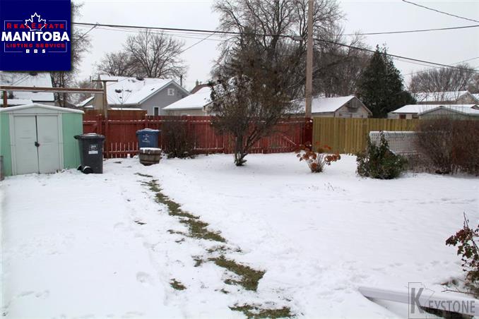 Property 330 Regent Ave W img1