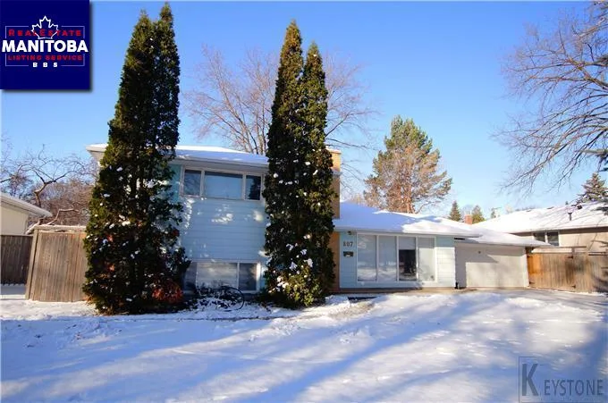 807 South Dr, Winnipeg