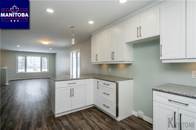 Property 435 Clandeboye Ave img1