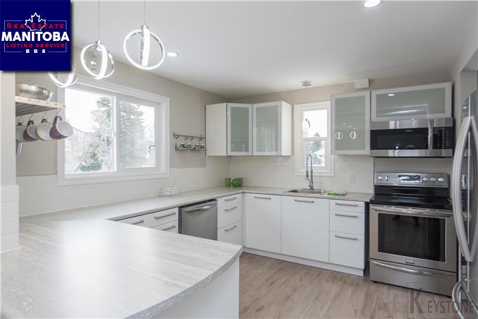 Property 492 Sumach St img1