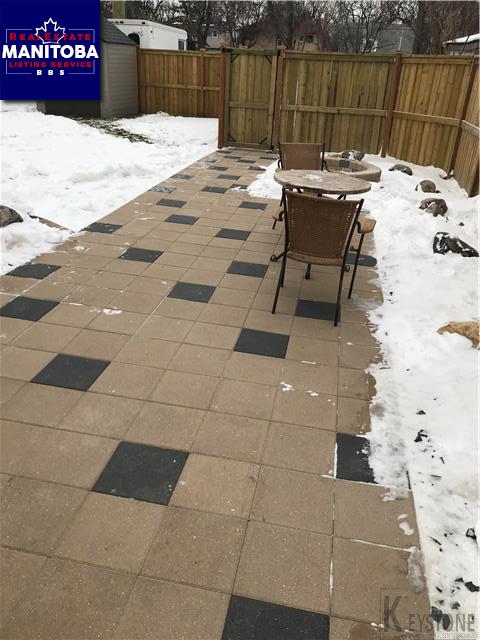 Property 553 Polson Ave img1