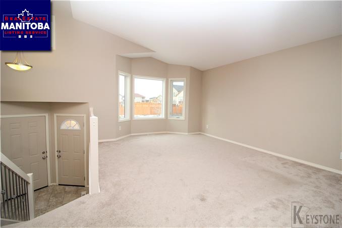 Property 43 Loewen Pl img1