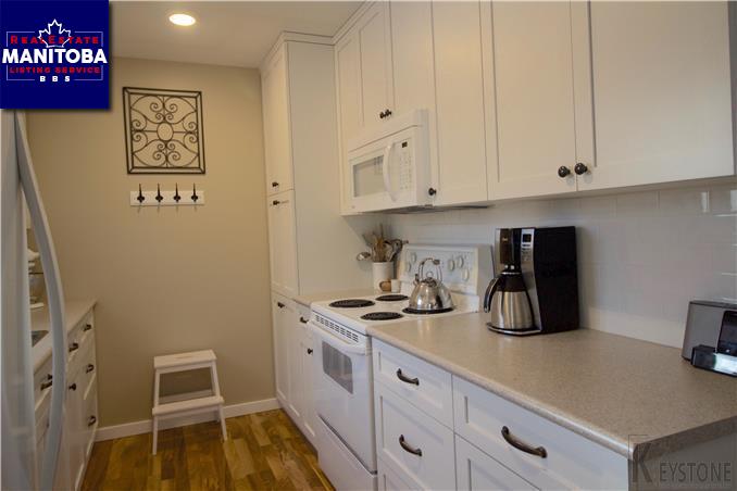 Property 16 Elmdale Pl img1