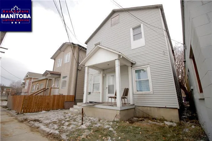 686 Logan Ave