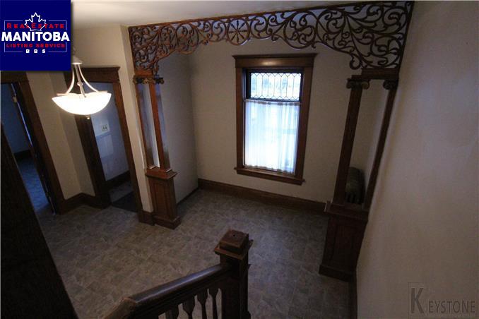 Property 128 Canora St img1