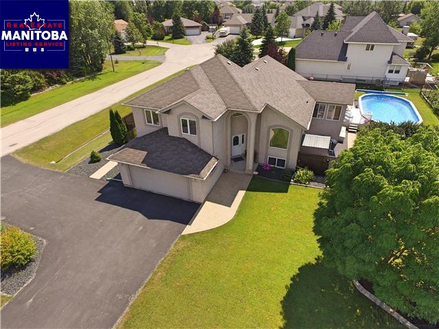 Property 88 Willow Ave E img1