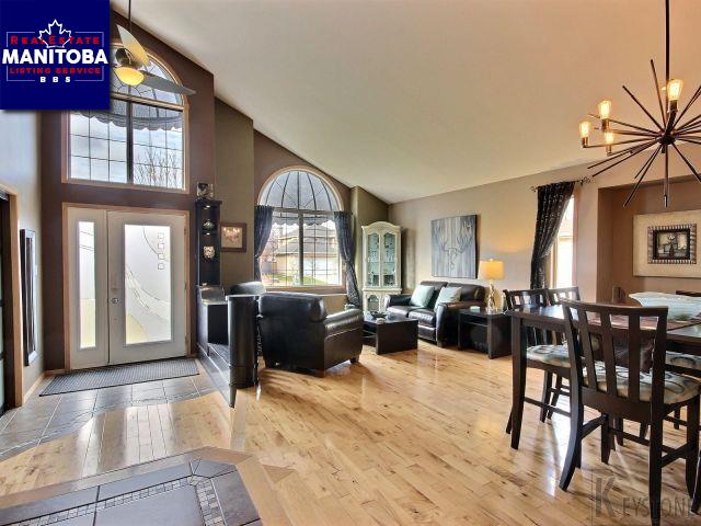 Property 123 Brentcliffe Dr img1