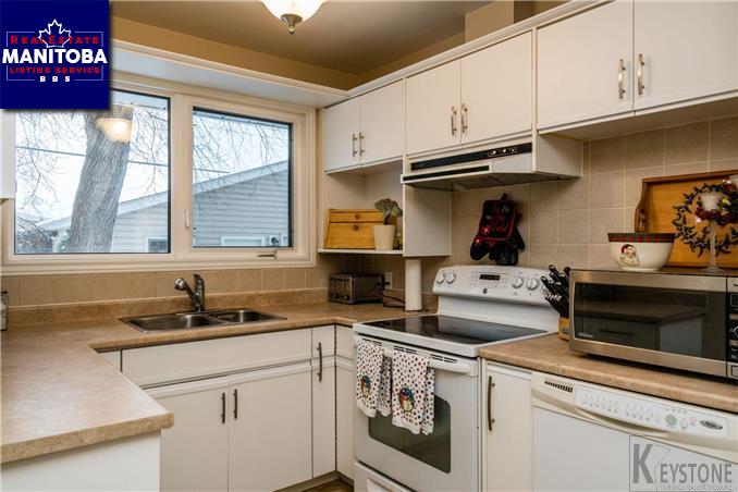 Property 229 Maple Dr img1