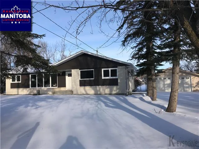 743 River Rd, St Andrews