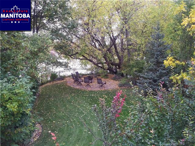 Property 224 Mariners Way img1