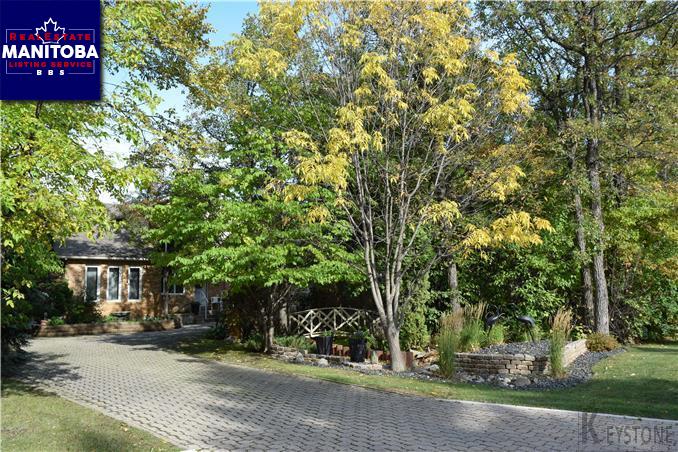 Property 70 Burr Oak Bay img1