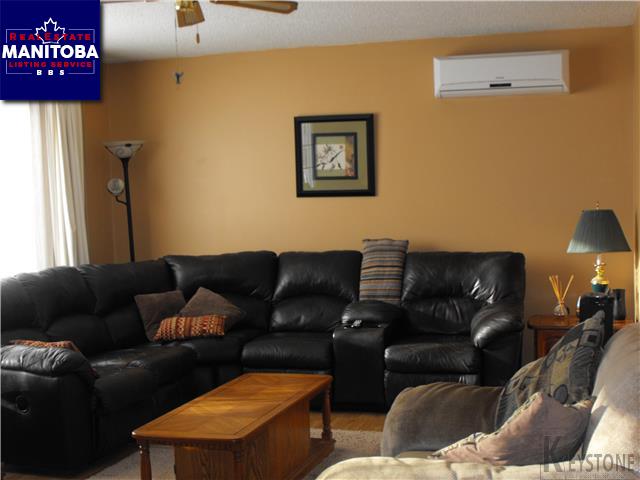 Property 17 Whitmore Cr img1