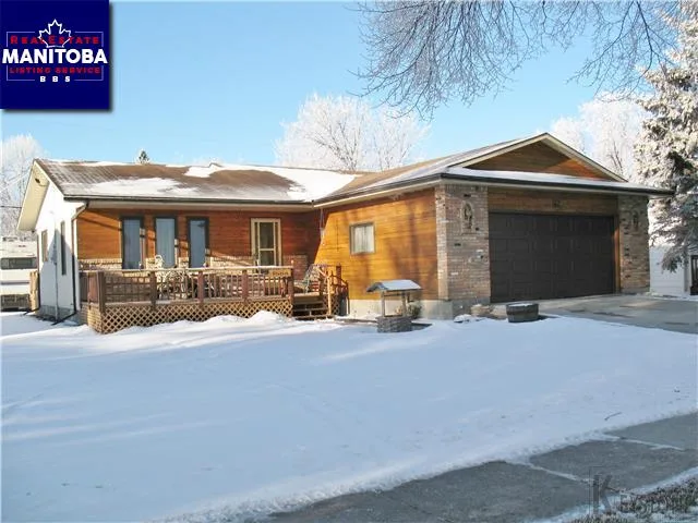3 Bed House for Sale at 42 1st Ave, Gimli, MB - MLS® #1730532