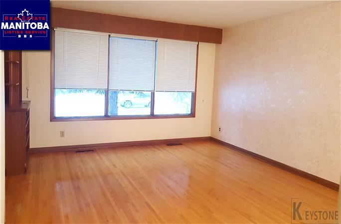 Property 964 Manitoba Ave img1