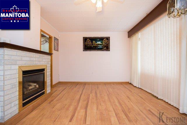 Property 453 Airlies St img1