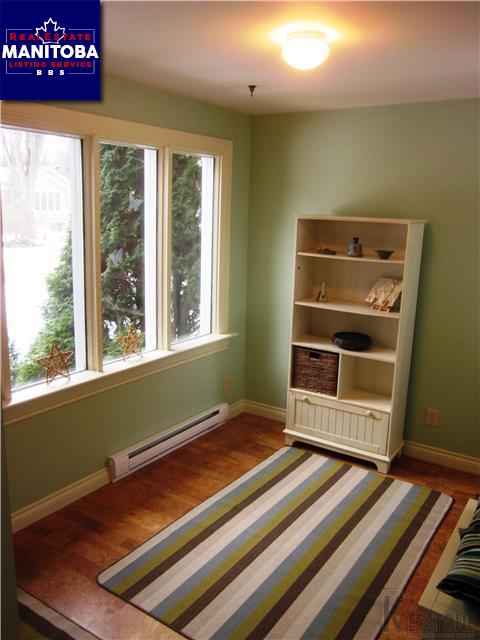 Property 16 Cunnington Ave img1