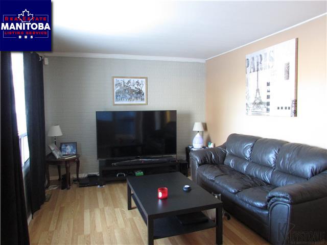 Property 420 Queen Ave img1