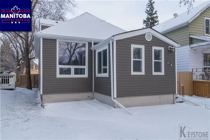 13 Park Cir, Winnipeg