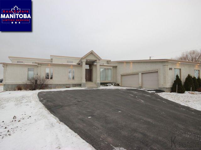 Property 257 Moore Rd img1