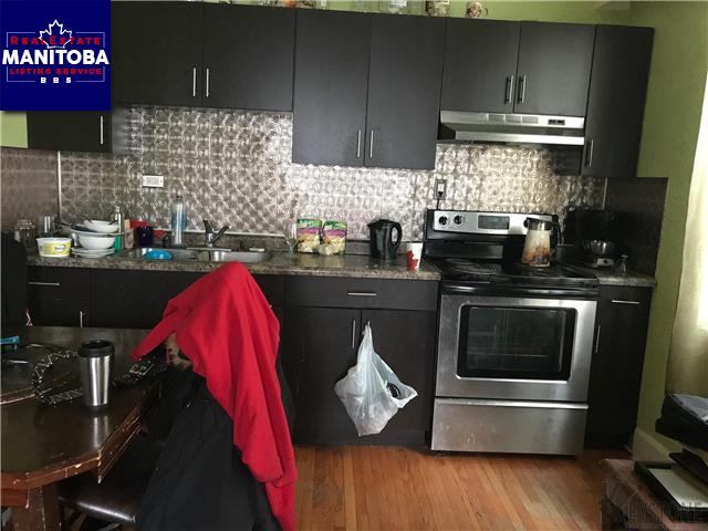 Property 5 271 Selkirk Ave img1