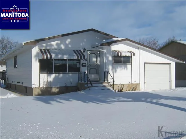 238 Edgar Ave, Dauphin