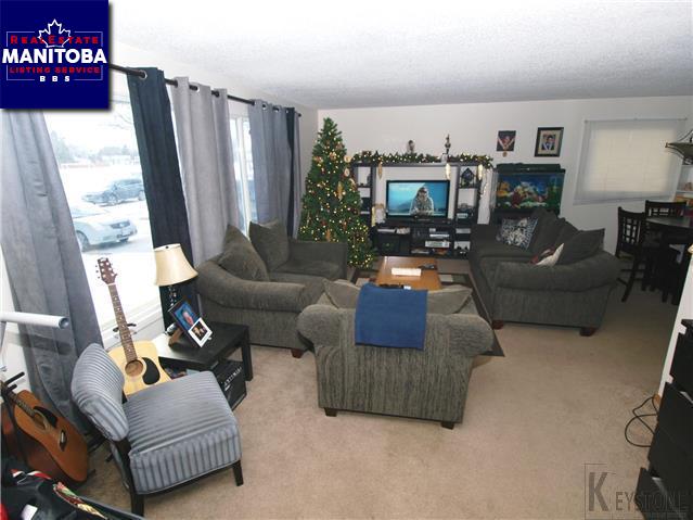 Property 43 Leamen Cr img1