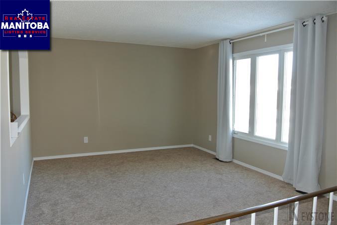 Property 22 Blue Spruce Cr img1