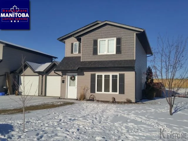 831 Partridge Cr, Winkler