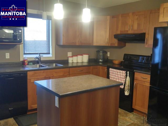 Property 831 Partridge Cr img1