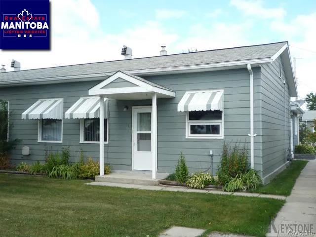 2 Bed House for Sale at 171 Birch Cr, Gimli, MB - MLS® #1731112