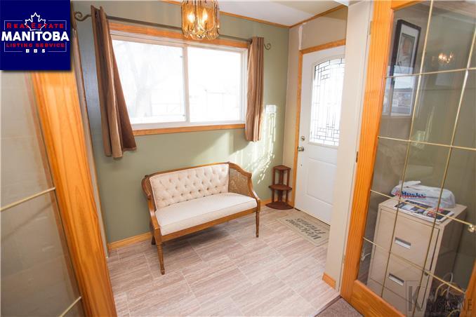 Property 490 Larsen Ave img1