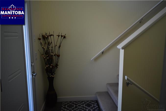 Property 1049 Jade St img1