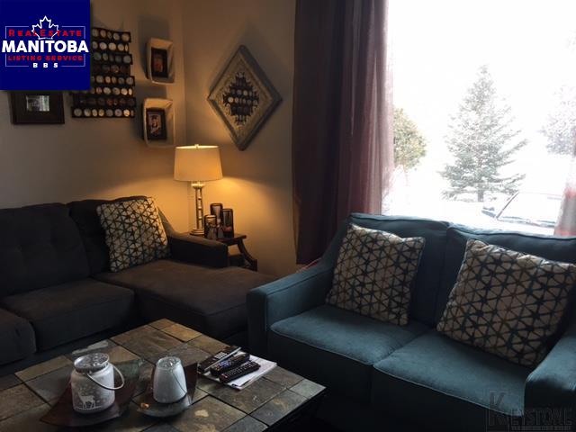 Property 915 10th Ave S img1