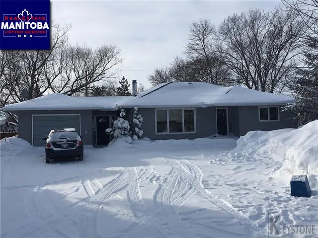 328 Park Ave, Manitou