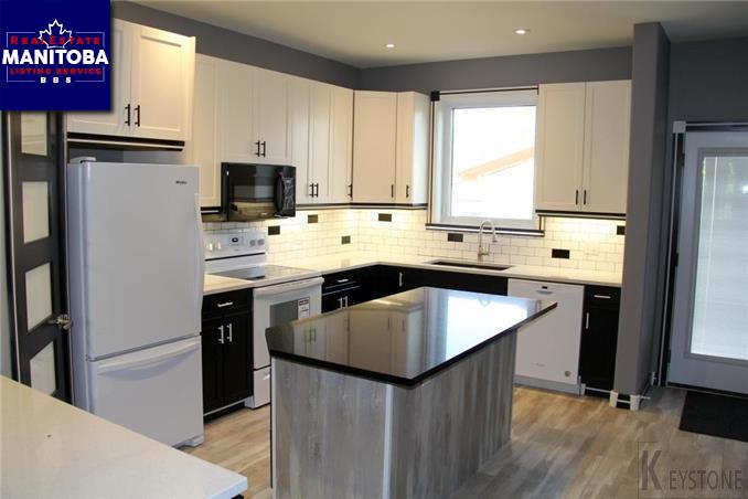 Property 211 Thom Ave W img1