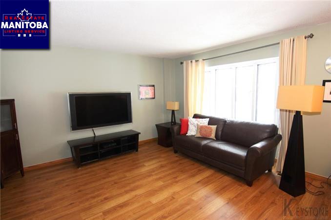 Property 132 Woodhaven Blvd img1