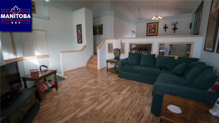 Property 96 Marygrove Cr img1