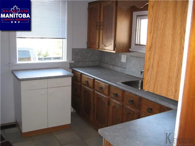 5 Bed House for Sale at 301 Mountain St S, Deloraine, MB - MLS® #1801214