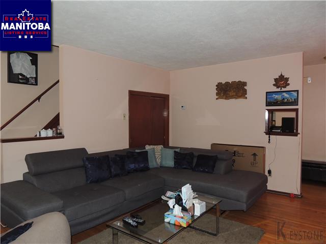 Property 613 Agnes St img1