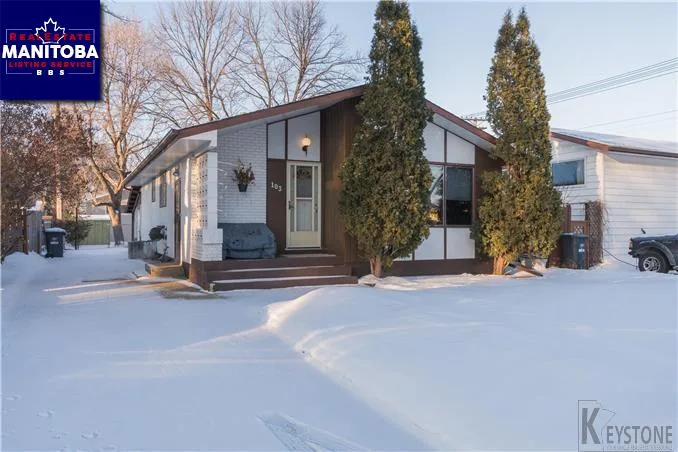 103 Crofton Bay, Winnipeg
