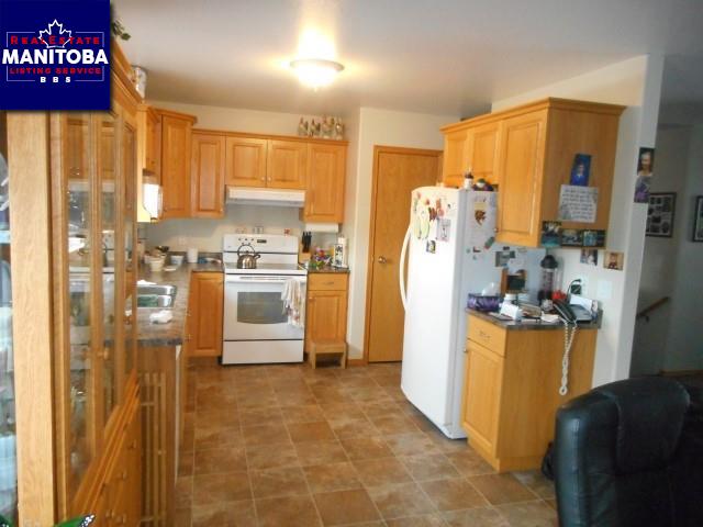 Property 324 Willow Dr S img1